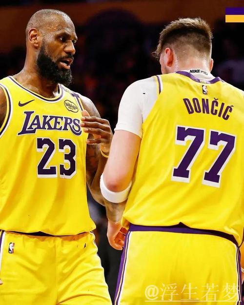 东契奇、詹姆斯和里夫斯组成三人组合，能否问鼎总冠军？